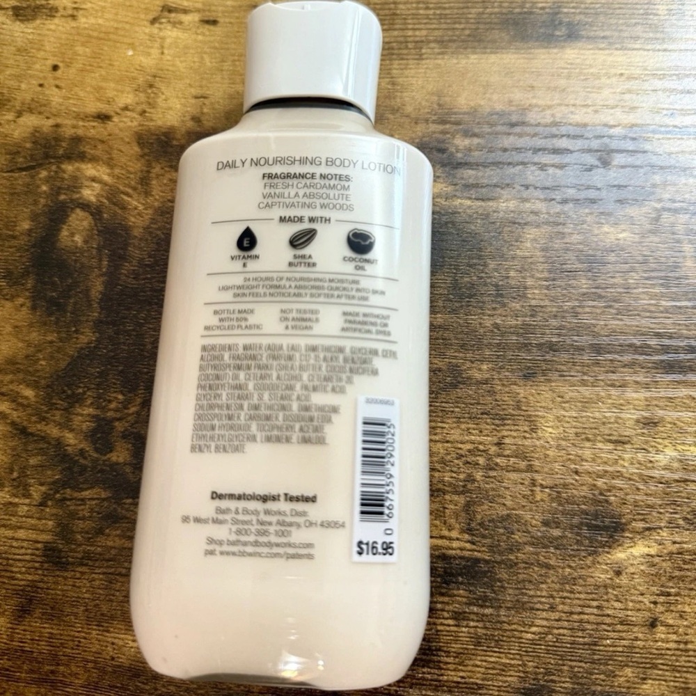 Bath & Body Works VANILLA ROMANCE Body Lotion 8 oz 24hr Moisture - Picture 4 of 5